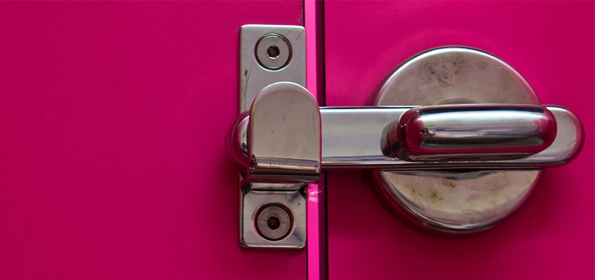Childproof Gate Lock in Canyon Lake, California