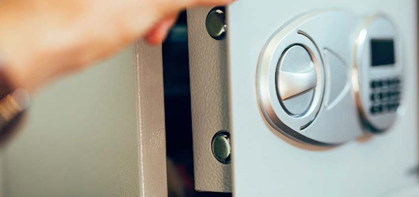 Fingerprint Safe Openers in Canyon Lake, CA